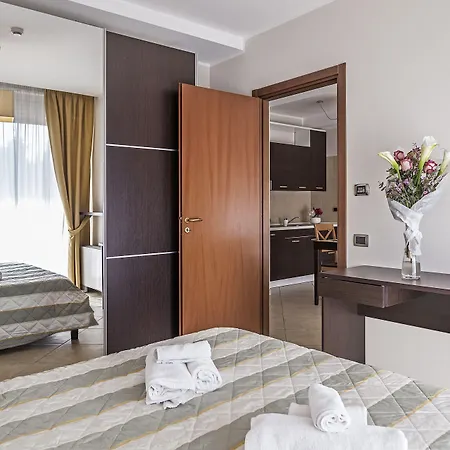 アパートホテル Anghel