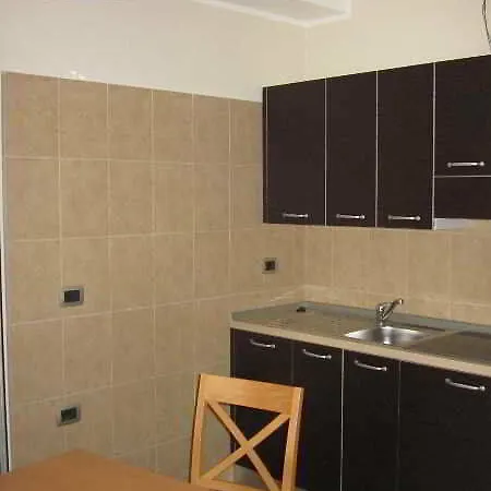 アパートホテル Anghel シエーナ