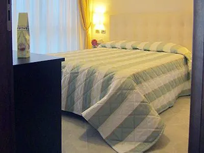 Anghel Apartmanhotel 3*