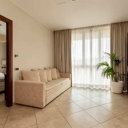 Anghel Aparthotel 3*